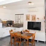 Apartment Beachfront Nikol