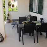 Apartmán Beachfront Nikol *