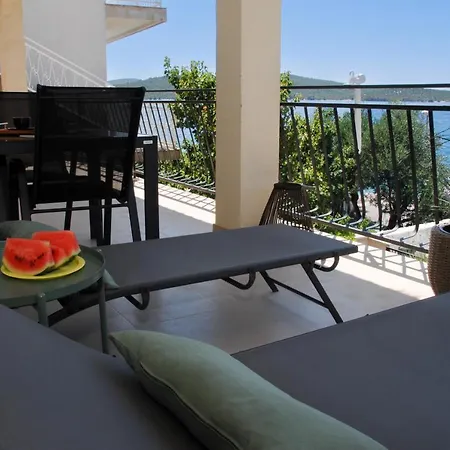 Beachfront Nikol * Zaboric