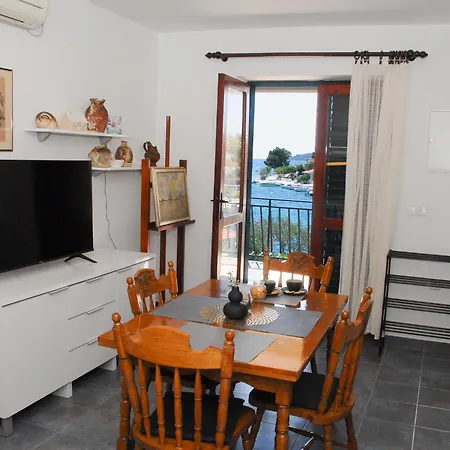 Apartment Beachfront Nikol