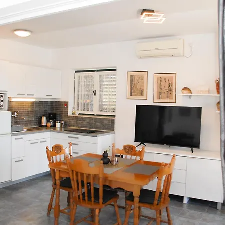 Apartamento Beachfront Nikol