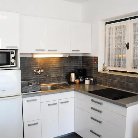 Beachfront Nikol Zaboric