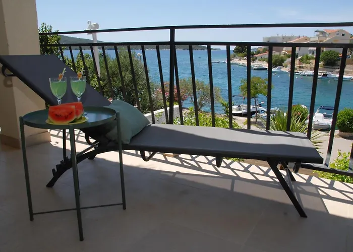 Beachfront Nikol Zaboric