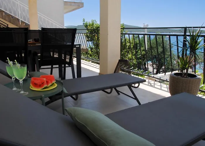 Beachfront Nikol * Zaboric