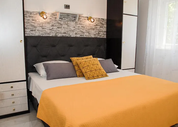 Beachfront Nikol Zaboric